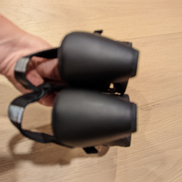 Comfortable Black Leather Heeled Sandals - Picture 4 of 12